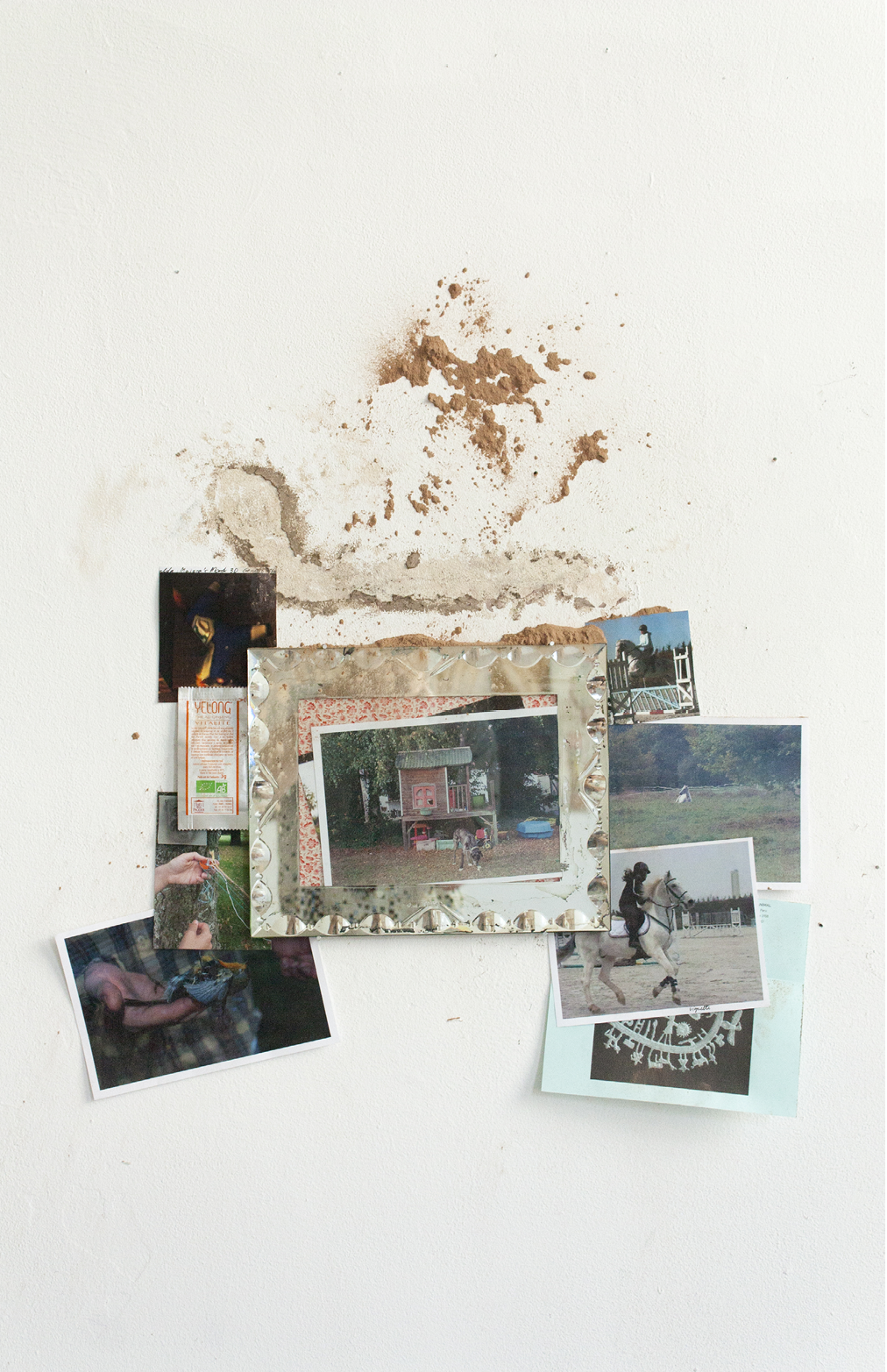 Miroitements (2), photographie, impression laser, cacao Poulain, argile